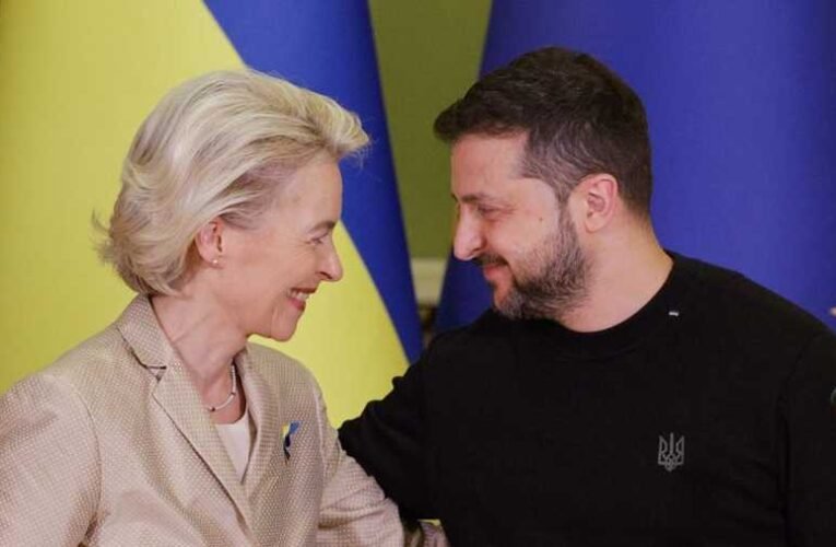 Ursula von der Leyen megérkezett Kijevbe, egy 3,5 milliárd eurós ígérettel