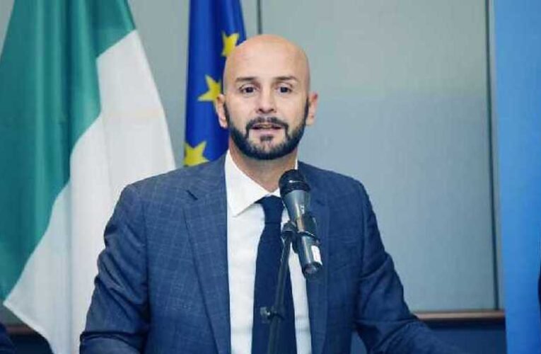 Olasz képviselő: Az Európai Unió zsarolja Orbán Viktort