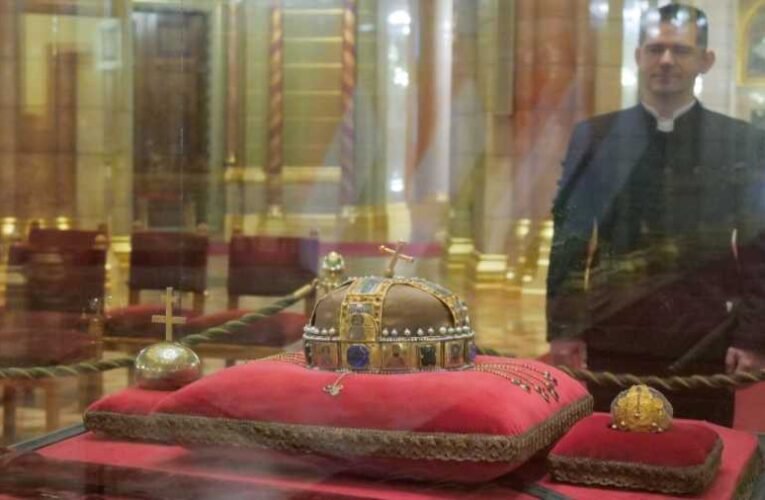 Szuper hír! – Felajánlja egy évi képviselői jövedelmét társadalmi célra Novák Előd