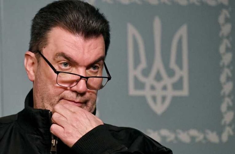 Danilov: Ukrajnában mindenkinek harcolnia kell