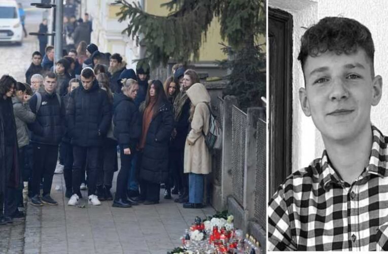 Stoffán György: Adventi temetés – Farkaslakán…