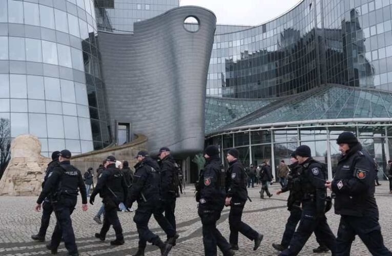 Lengyel alkotmánybíróság: szabálytalan volt a közmédia felszámolása