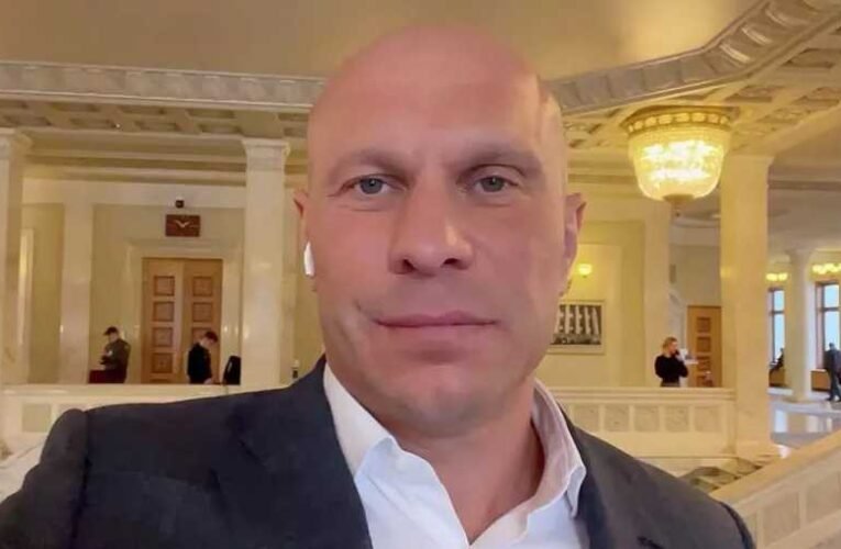 Meggyilkolták Zelenszkij egyik legfőbb kritikusát