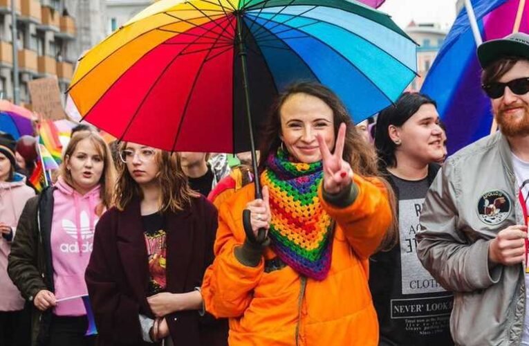 Keresztényellenes pólóban pózolt az új lengyel családügyi miniszter