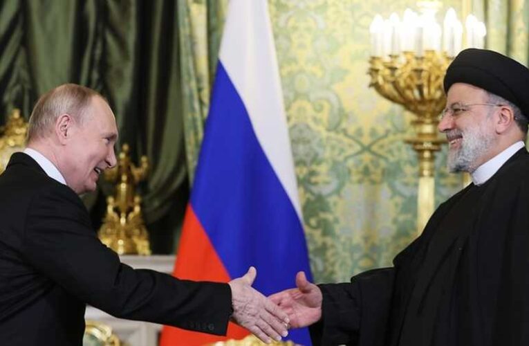 Több mint öt órán keresztül tárgyalt Putyin az iráni elnökkel