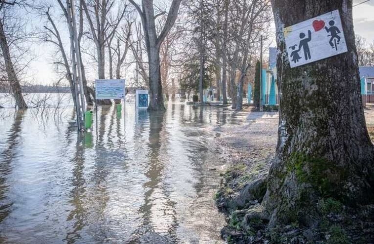 Hiába tetőzik az árhullám, a Római-parttal nem foglalkoznak Karácsonyék