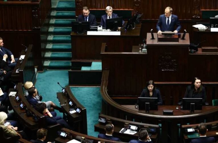 Alkotmányos válság felé halad Lengyelország