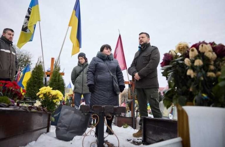 Ukrajna napi 800 katonát veszít