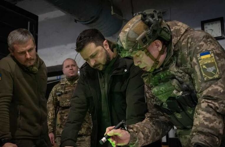 Tragikus az ukrán fegyveres erők helyzete – Zelenszkij összehívta a vezérkart