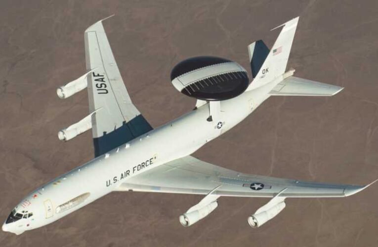 Magyar légteret használva koordinálnak NATO felderítőgépek támadást a Krím ellen