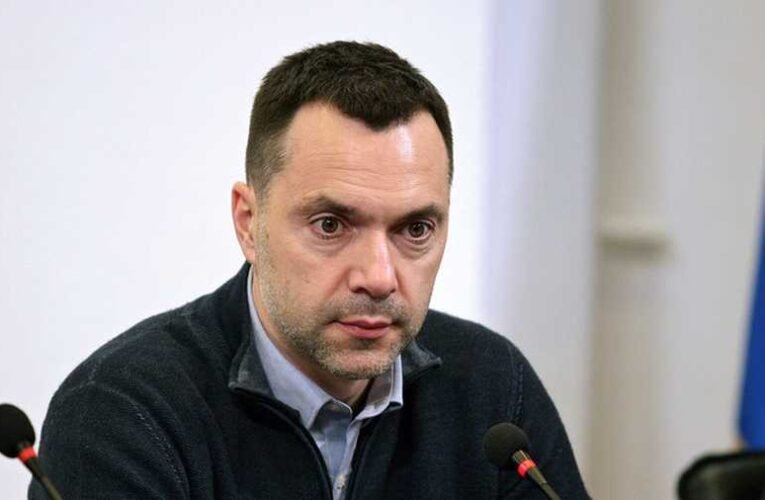 Aresztovics: Ukrajnát nem látják szívesen sem a NATO-ban, sem az EU-ban