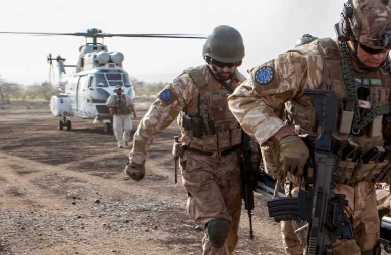 Uniós hadsereg egységes politikai akarat és nehézipar nélkül – itt mindenki hülye? Itt? Mindenki!