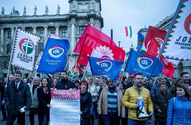 Milliárdok jutnak a parlamenti kis pártoknak