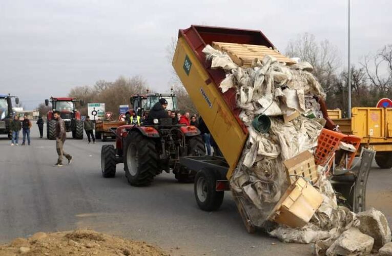 „Parasztfelkelés”: tíz napon belül blokád alá vonhatják Párizst a tiltakozó gazdák