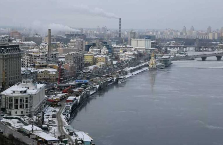 Az USA gyarmati közigazgatást épít ki Ukrajnában