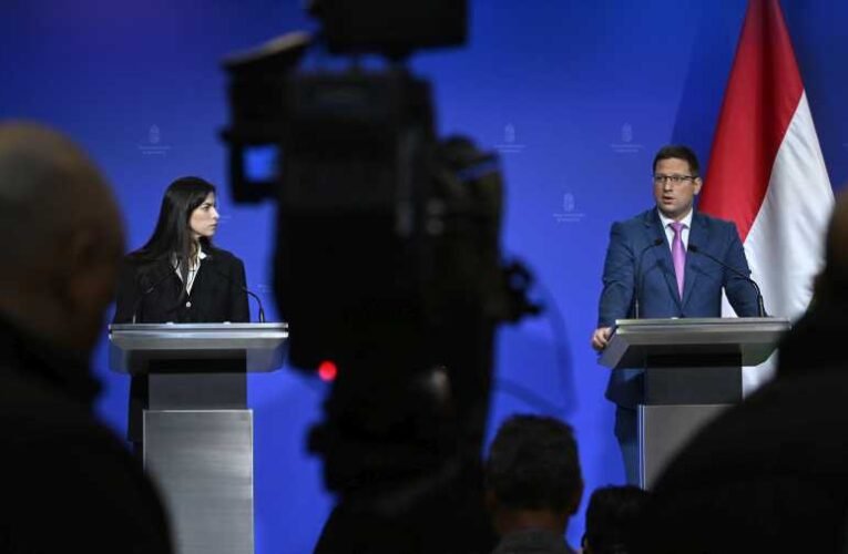 Gulyás Gergely: 2026-ra 880 ezer forint lesz a pedagógusok átlagbére