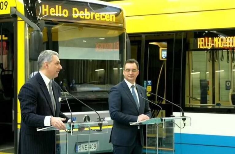 Lázár János: Minden bérletet megszüntetünk a vármegye-, és országbérleten kívül (videó)