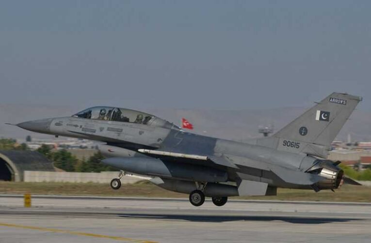 Pakisztán terroristákra mért légicsapásokat Irán területén