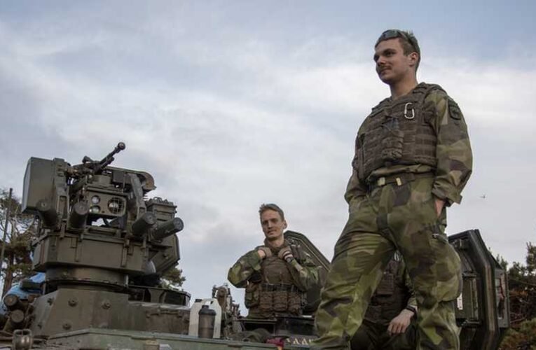 A hollandok után a svédek is Oroszország elleni háborúra készülnek