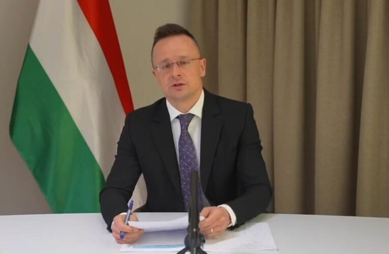 Szijjártó Péter: Magyarország szuverén ország, ha tetszik Donald Tusknak, ha nem