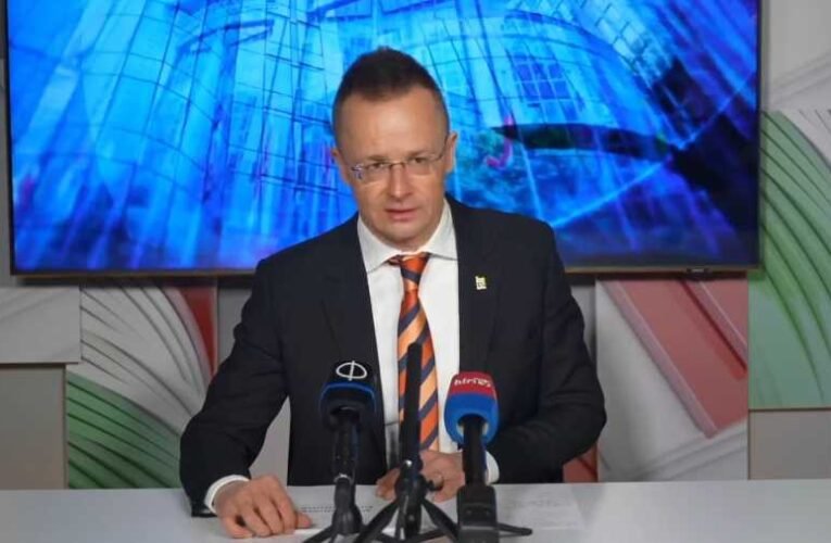 Szijjártó Péter élő sajtótájékoztatója Brüsszelből