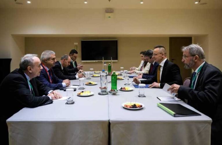 Magyarország újabb energetikai összeköttetéseket épít ki a szomszédos államokkal