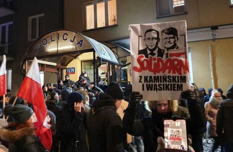 Az EU így vezeti be a diktatúrát, minden ellenfelét le akarja vadászni