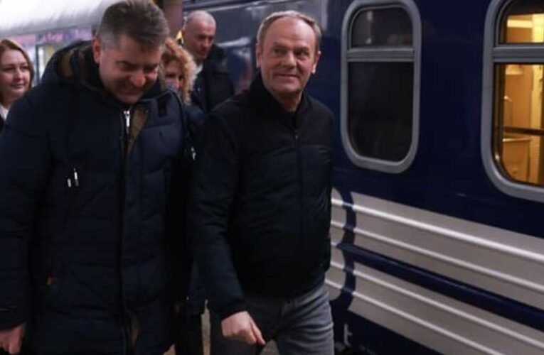Donald Tusk váratlanul Kijevbe érkezett