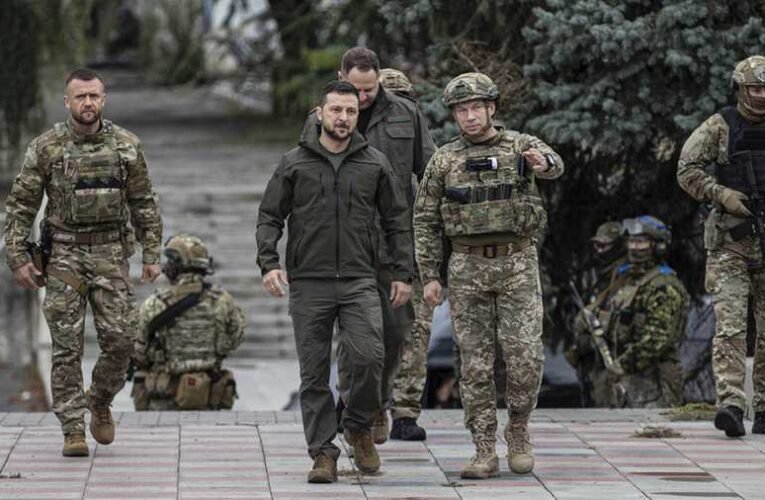 Kinevezte Zelenszkij az új ukrán főparancsnokot