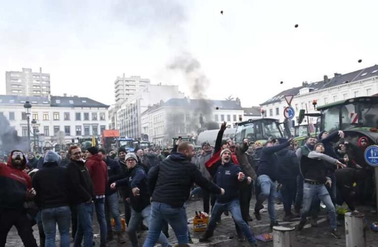 Polgárháború? – Ma reggel elszabadultak az indulatok Brüsszelben (videó)