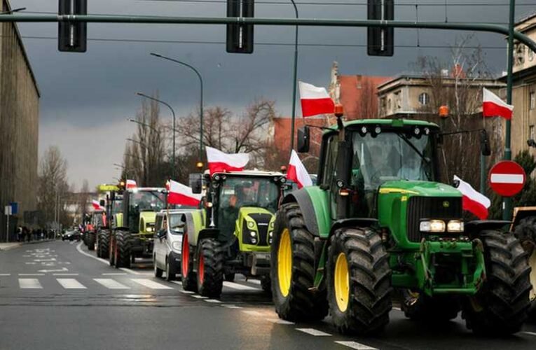 A balliberális lengyel kormány a gazdák tiltakozásának erőszakos leverésére készül