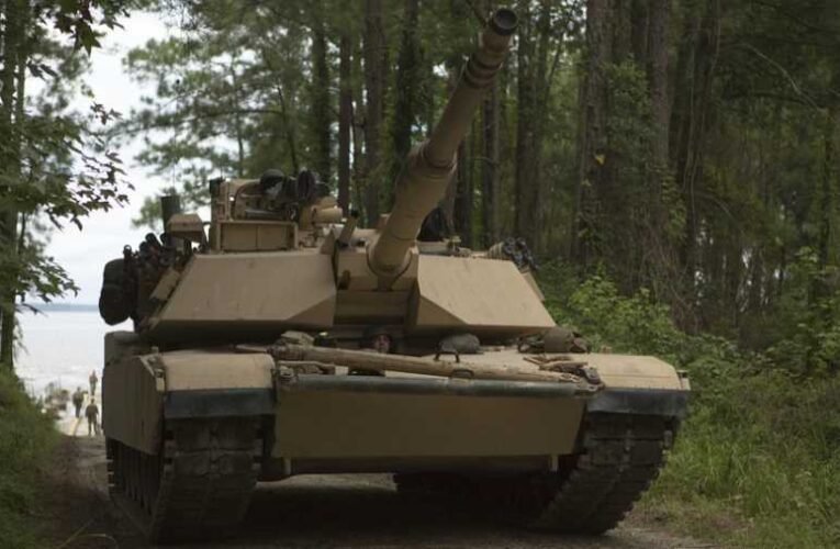 Amerikai Abrams tankokat észleltek az ukrán-orosz fronton