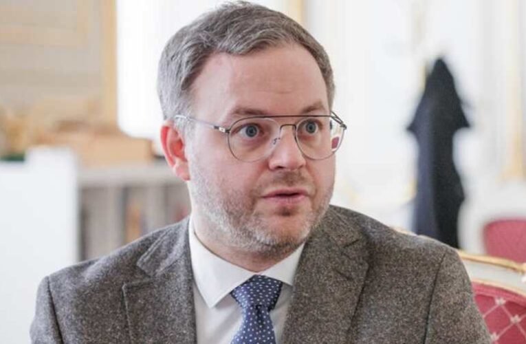 Orbán Balázs terrorista! – a brit kormány szerint