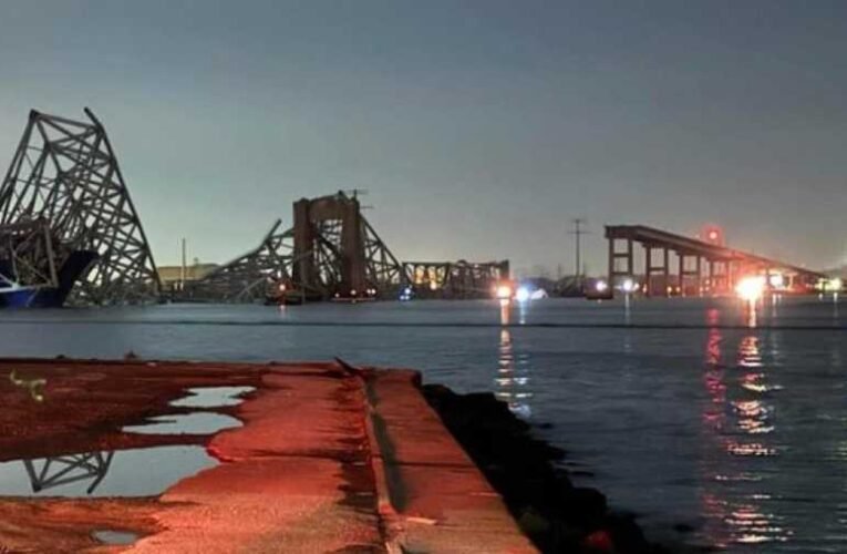 Veri az USA-t a Jóisten: Összeomlott egy híd Baltimore-ban, autók zuhantak a vízbe (videó – frissítés)