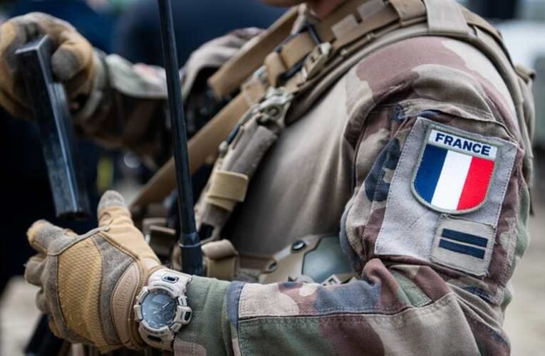 Újabb fenyegetés Párizsból: A francia hadsereg „háborúra készen” áll