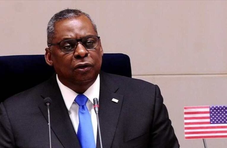 Amerikai hadügyminiszter: Veszélyben Ukrajna fennmaradása