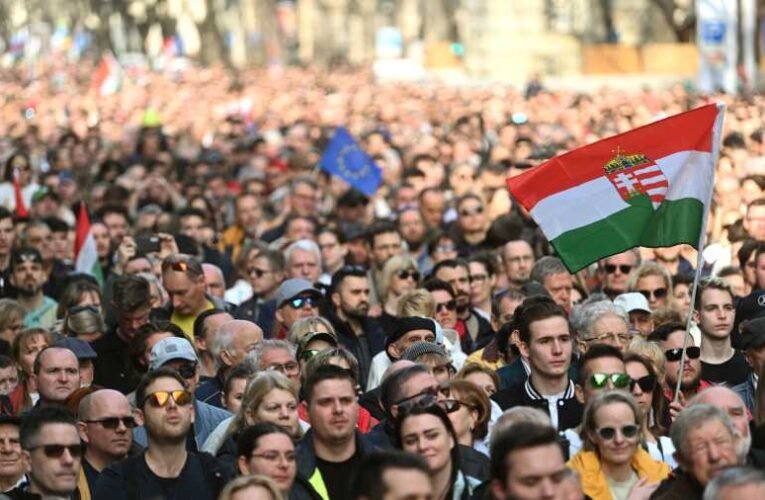 Magyar Péter bejelentette: Talpra Magyarok Közössége néven indít mozgalmat (videó)