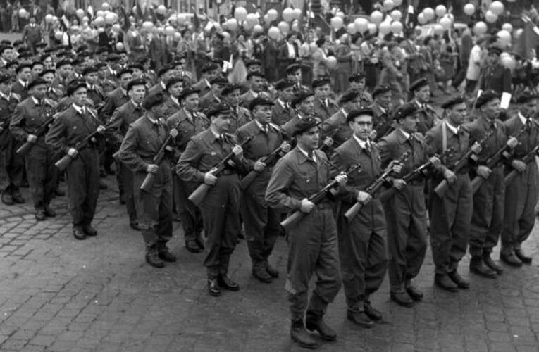 Követendő példa a magyar kormány számára: Csehország csökkenti a kommunista rendszer prominenseinek nyugdíját