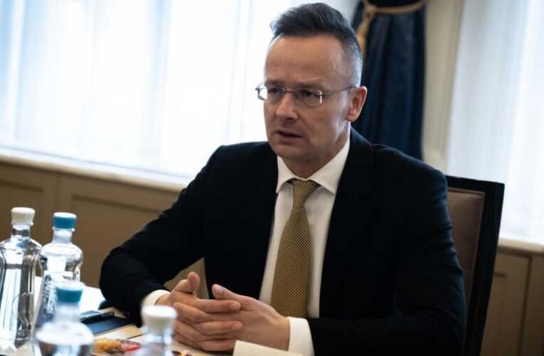 Szijjártó Péter: rossz nézni, ahogy a lengyel diplomácia lesüllyed a hazugság mocsarába