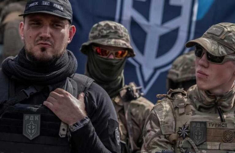 Ukrajna neonáci orosz futballhuligánokat alkalmaz Putyin ellen