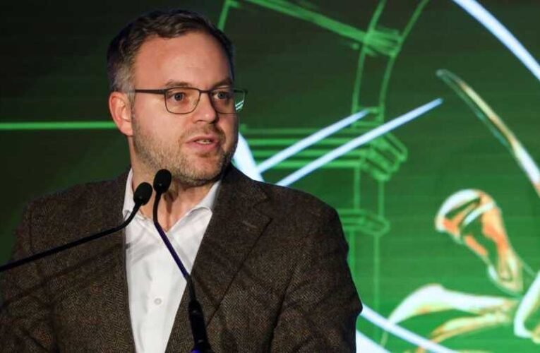 Kemény kérdést szegezett Orbán Balázs az Európai Bizottságnak (videó)