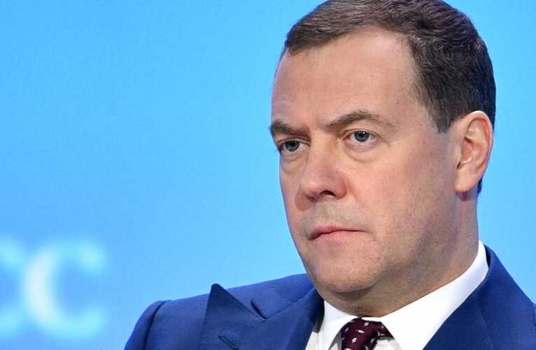 Dmitrij Medvegyev: Jogellenes, de következetes Donald Trump fellépése, mert minden területen hazája érdekeit védi