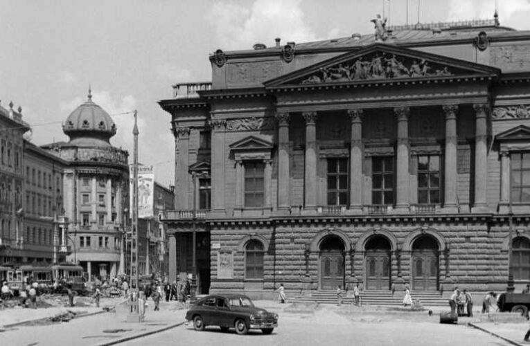 A nap, amikor felrobbantották a Nemzeti Színházat