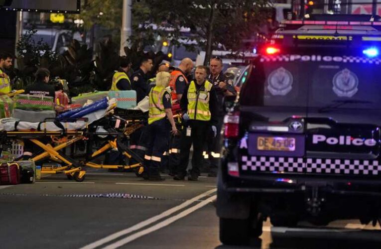 Iszlamista támadás történt egy ausztrál bevásárlóközpontban – többen meghaltak (videók)