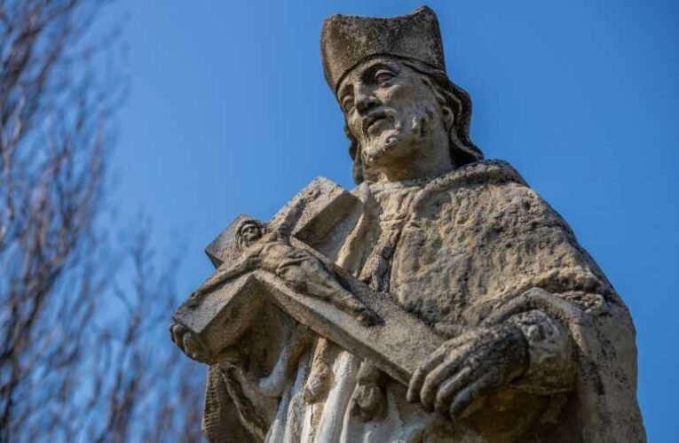 Stoffán György: Dunai Mónika és a gyónási titok