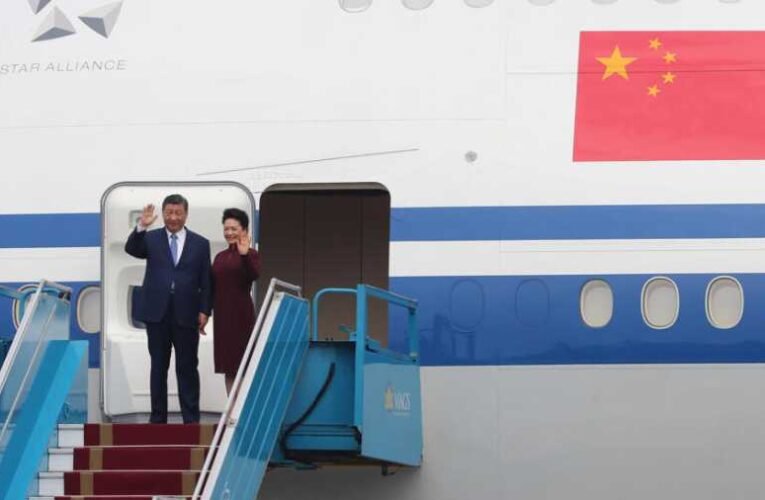 Megkezdte európai körútját a kínai elnök, aki Magyarországra is ellátogat