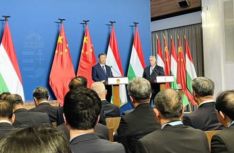Orbán Viktortól és Hszi Csin-pingtől zeng a nemzetközi sajtó