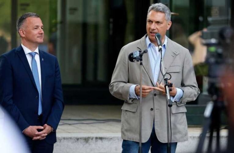 Lázár János: „azt mondani, hogy minden szar, nagyon könnyű”