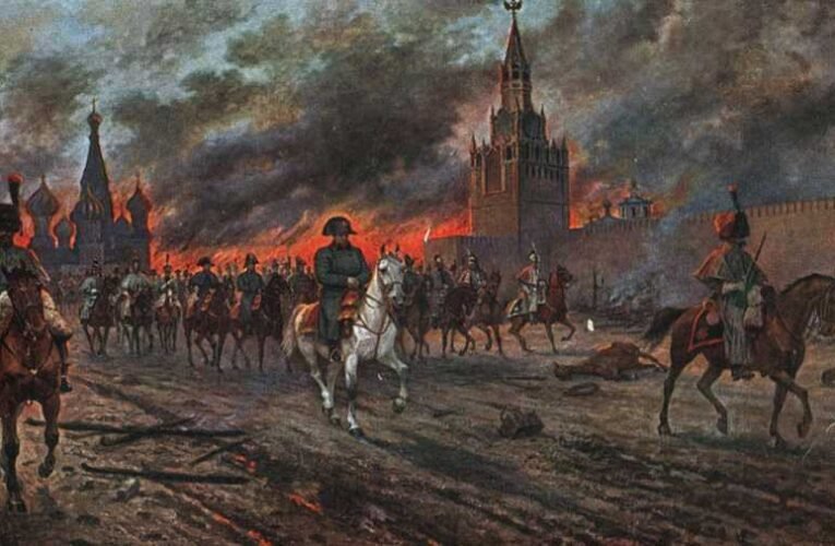 A Magyar Fórum a Békéért mozgalom Napóleon oroszországi vereségére emlékeztette Macront