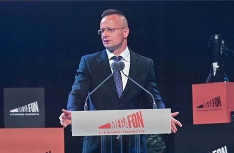 Keményen nekiment Szijjártó Péter a szélsőbaloldali aktivista támogatóinak